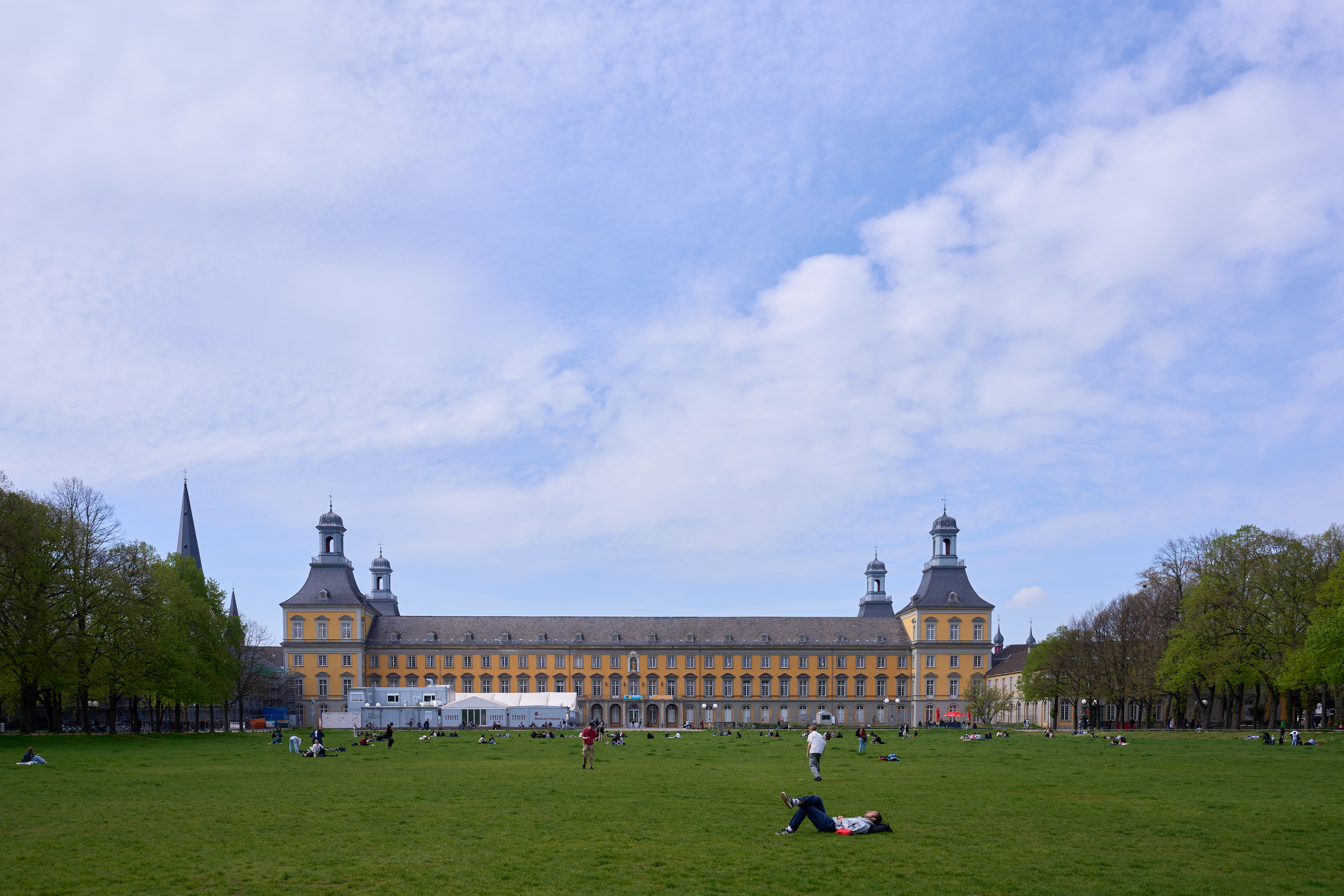 Hofgarten-Schloss_27-04-2023_gh_01.jpg